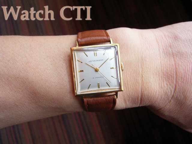 K1086A] SEIKO ユニーク角型 デッドストック [販売済]